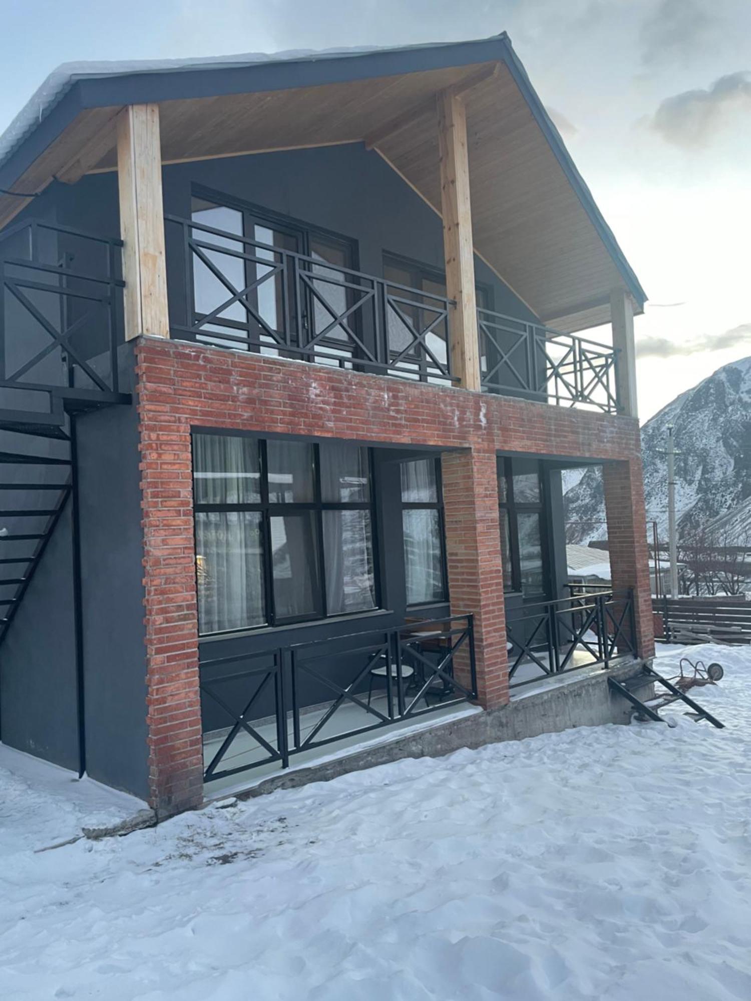 Cottages In Stephantsminda. Echoes Kazbegi Exterior foto